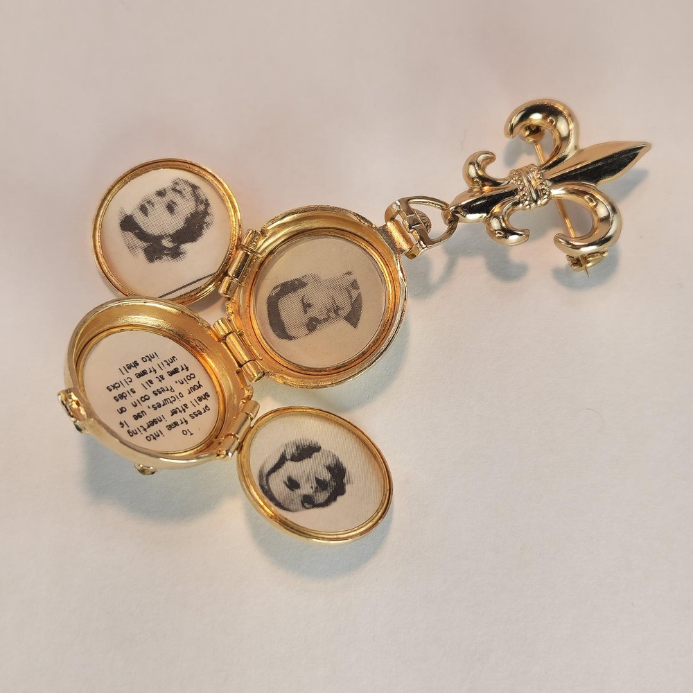 Vintage Coro 4 Photo Locket Brooch Fleur de Lis Green Rhinestone Faux Pearl